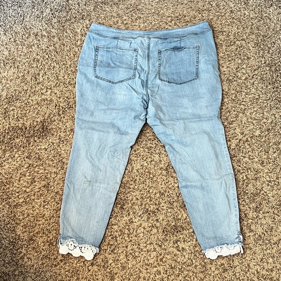 Lane Bryant jegging with lace detail 26 - Picture 6 of 8